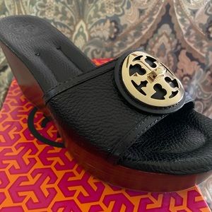 Tory Burch Selma Wedges 9.5